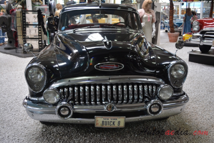 Buick Special 3. series 1949-1958 (1953 saloon 4d), przód