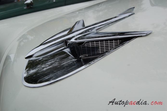 Buick Special 3. series 1949-1958 (1956 hardtop 2d), emblemat przód 