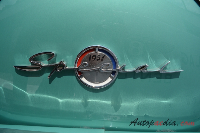 Buick Special 3. series 1949-1958 (1957 convertible 2d), emblemat tył 