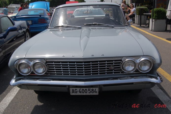 Buick Special 4. series 1961-1963 (1961 sedan 4d), przód