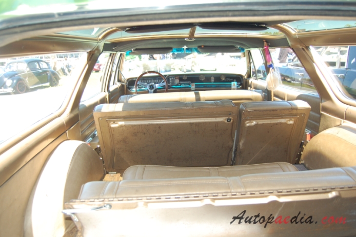 Buick Sport Wagon 1. generacja 1964-1967 (1966), wnętrze