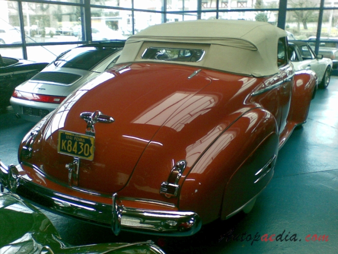 Buick Super 1. generacja 1940-1941 (1941 Super Eight Convertible), tył