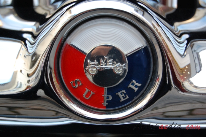 Buick Super 3. generacja 1949-1953 (1953 hardtop Coupé 2d), emblemat przód 