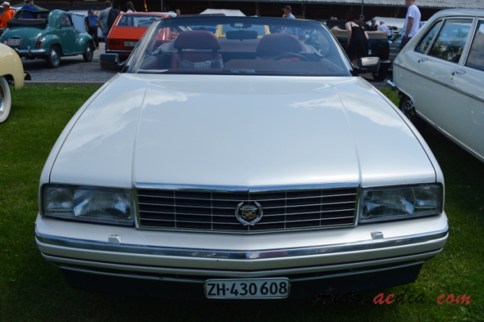 Cadillac Allante 1986-1993 (1990 cabriolet 2d), przód