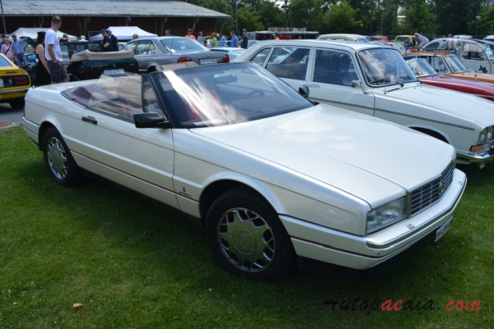 Cadillac Allante 1986-1993 (1990 cabriolet 2d), right front view