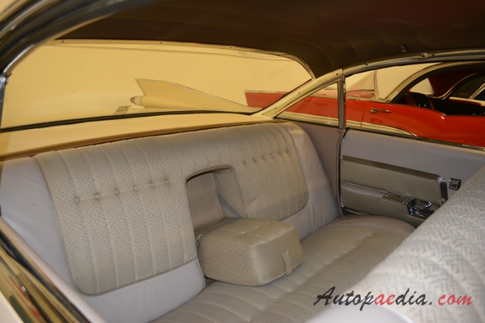 Cadillac Sedan DeVille 2. generacja 1959-1960 (1959 hardtop 4d), wnętrze