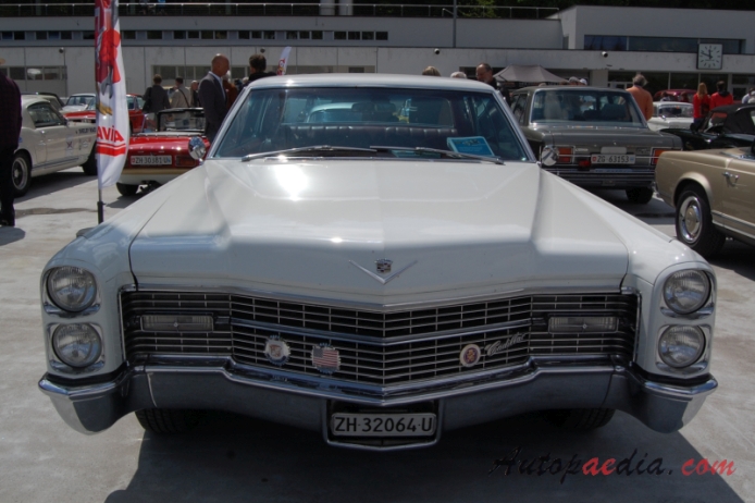 Cadillac Sedan DeVille 4. generacja 1965-1970 (1966 hardtop 4d), przód