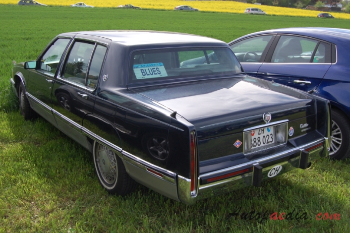 Cadillac Sedan DeVille 7. generacja 1985-1993 (1991-1993 4.9 V8 sedan 4d), lewy tył