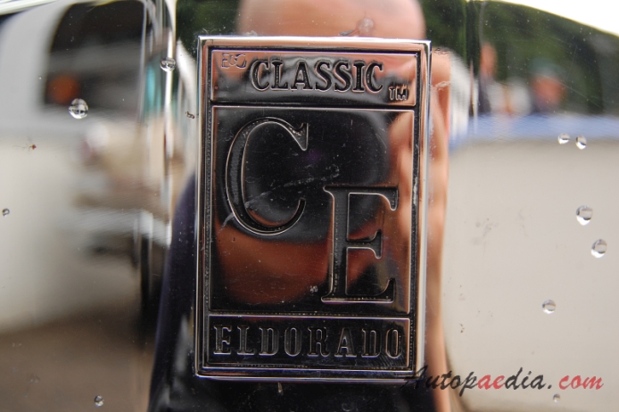 Cadillac Eldorado 10. generacja 1979-1985 (1979 Custom Coolidge Motorcars Coupé 2d), emblemat przód 