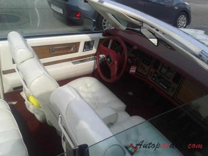 Cadillac Eldorado 10. generacja 1979-1985 (1984-1985 Cadillac Eldorado Biarritz convertible 2d), wnętrze