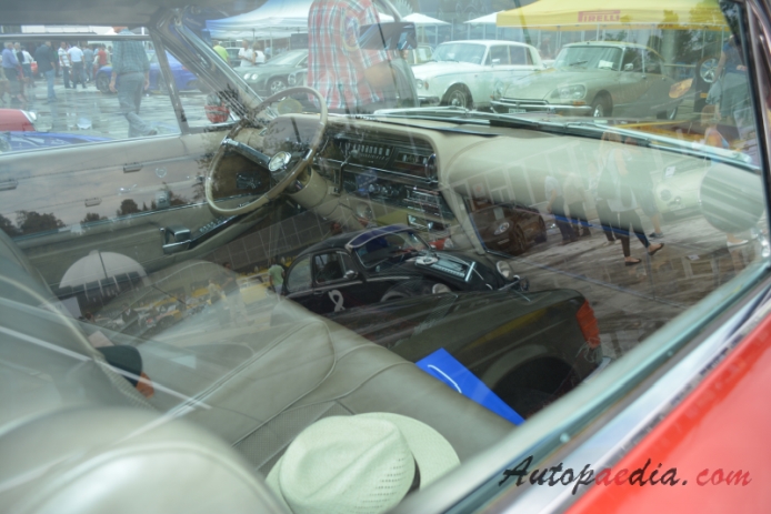 Cadillac Eldorado 6. generacja 1963-1964 (1964 convertible 2d), wnętrze