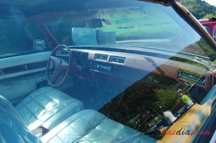 Cadillac Eldorado 9. generacja 1971-1978 (1976 convertible 2d), wnętrze