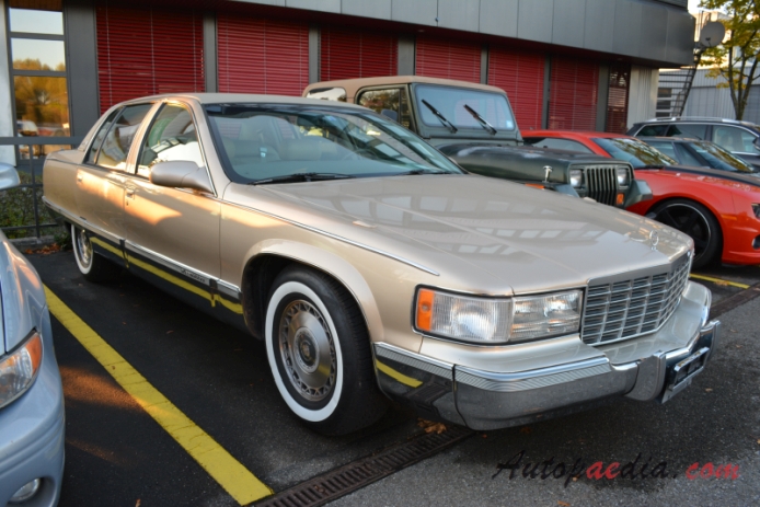 Cadillac Fleetwood 2nd generation 1993-1996 (1995 5.7L V8 LT1 Brougham limousine 4d), right front view