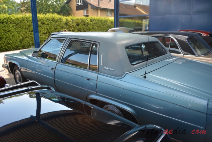 Cadillac Fleetwood Brougham 1977-1986 (1980 Brougham sedan 4d), prawy bok