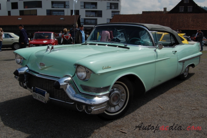 Cadillac Series 62 5th generation 1957-1958 (1957 convertible 2d), left front view