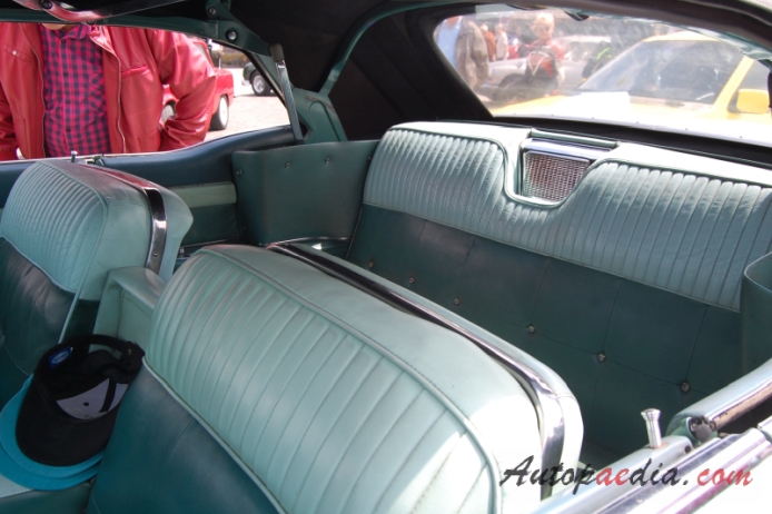 Cadillac Series 62 5. generacja 1957-1958 (1957 convertible 2d), wnętrze