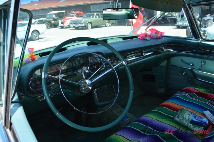 Cadillac Series 62 5. generacja 1957-1958 (1957 hardtop 4d), wnętrze