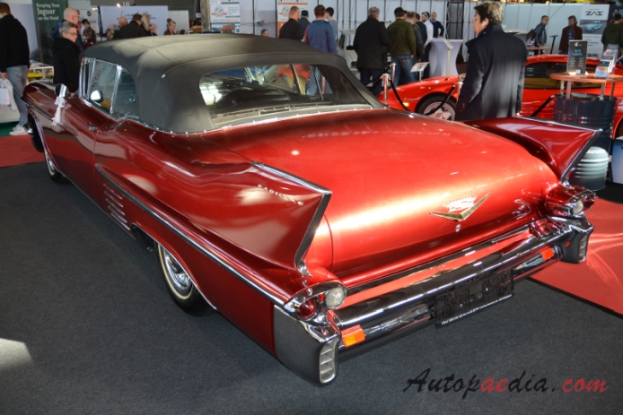 Cadillac Series 62 5. generacja 1957-1958 (1958 convertible 2d), lewy tył