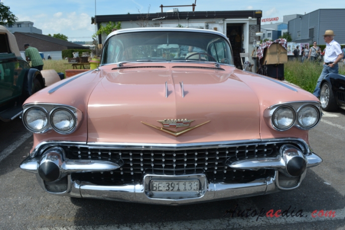 Cadillac Series 62 5th generation 1957-1958 (1958 hardtop 2d), front view