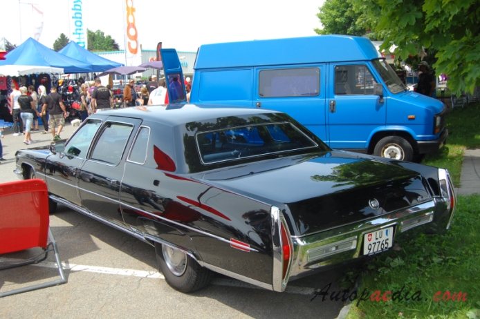 Cadillac Series 70 10th generation 1971-1976 (1972 Cadillac Series 75 Fleetwood limousine 4d),  left rear view