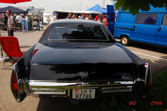 Cadillac Series 70 10th generation 1971-1976 (1972 Cadillac Series 75 Fleetwood limousine 4d), rear view