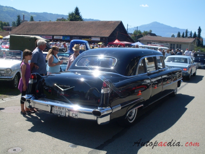 Cadillac Series 70 5. generacja 1954-1956 (1956 Cadillac Series 75 Fleetwood limuzyna 4d), prawy tył