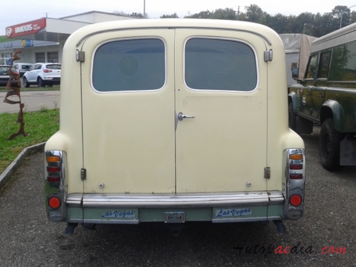 Cadillac Series 70 7th generation 1959-1960 (1960 Cadillac Series 6700 Fleetwood ambulance), rear view