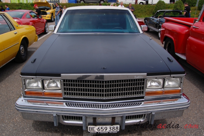 Cadillac Seville 1. generacja 1975-1979 (sedan 4d), przód