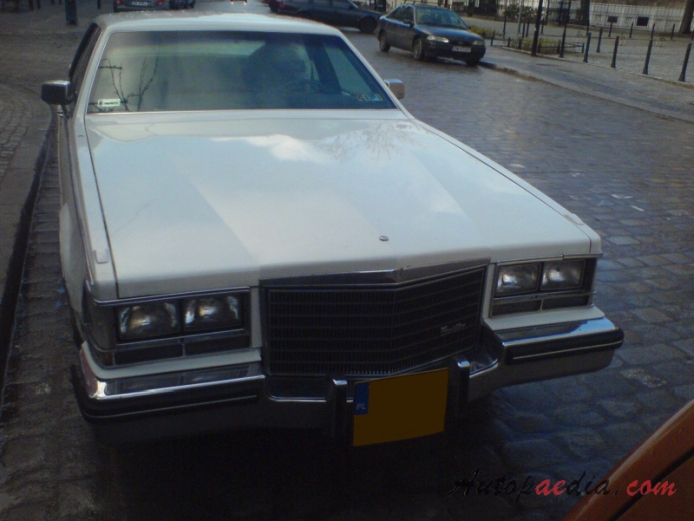 Cadillac Seville 2. generacja 1980-1985 (1985 Commemorative Edition sedan 4d), przód