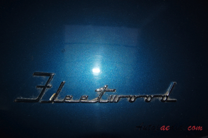 Cadillac Sixty Special 2. generacja 1942-1949 (1947 Fleetwood Sixty Special sedan 4d), emblemat tył 