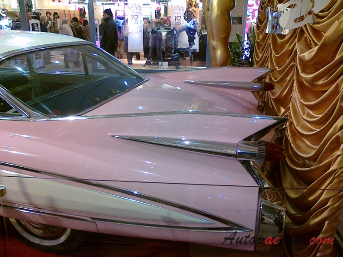 Cadillac Sixty Special 7. generacja 1959-1960 (1959 Fleetwood Sixty Special hardtop 4d), tył