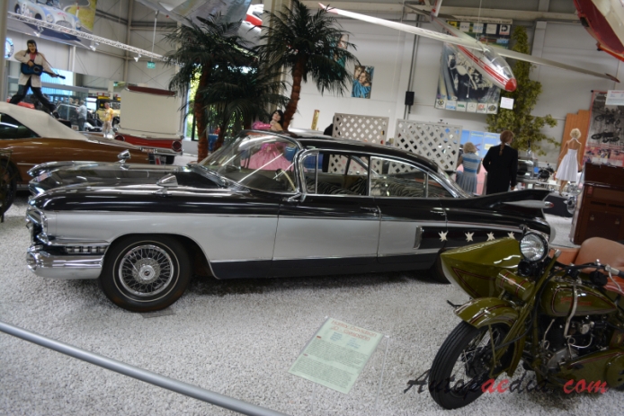 Cadillac Sixty Special 7. generacja 1959-1960 (1959 Fleetwood Sixty Special hardtop 4d), lewy bok