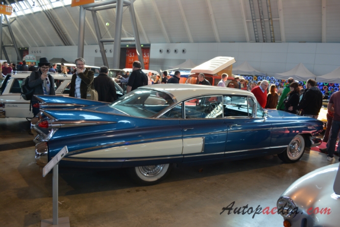 Cadillac Sixty Special 7. generacja 1959-1960 (1959 Fleetwood Sixty Special hardtop 4d), prawy bok