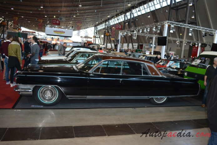 Cadillac Sixty Special 8. generacja 1961-1964 (1964 hardtop 4d), lewy bok