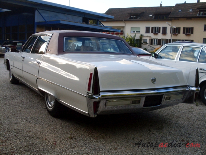 Cadillac Sixty Special 9th generation 1965-1970 ((1970 Fleetwood Brougham Sixty Special sedan 4d),  left rear view