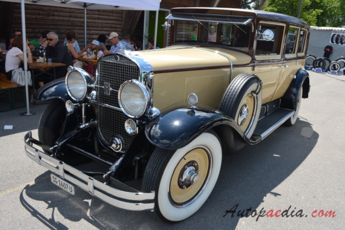 Cadillac Series 341 1928-1929 (1929 Cadillac 341-B Imperial saloon 2d), lewy przód
