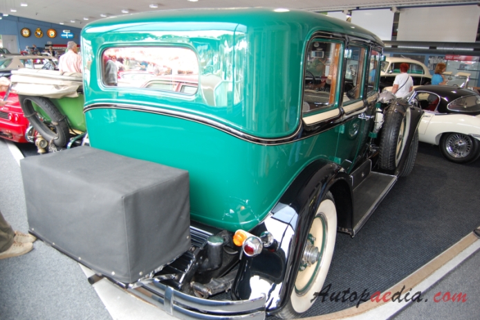 Cadillac Series 341 1928-1929 (1929 Cadillac 341-B Saloon 4d), right rear view