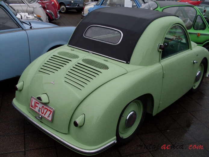 Champion 400 1951-1954 (1953), right rear view
