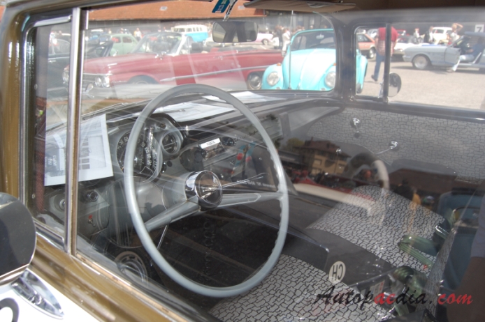 Chevrolet 150 (One Fifty) 1953-1957 (1957 Military Radiowóz policyjny sedan 4d), wnętrze