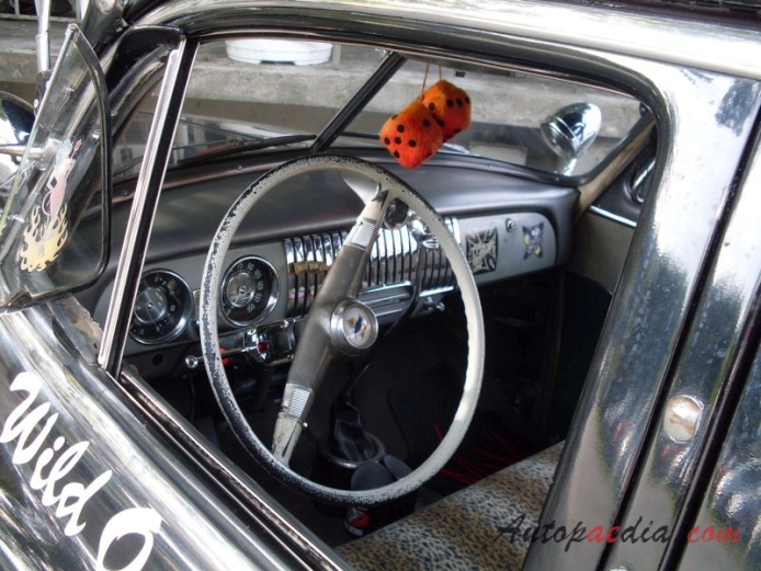 Chevrolet 1951-1952 (Chevrolet DeLuxe sedan 4d), wnętrze