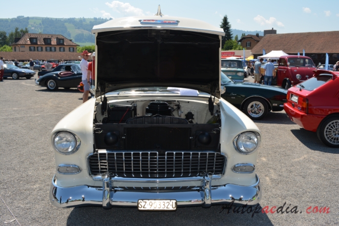 Chevrolet 210 (Two Ten) 2. generacja 1955-1957 (1955 Chevrolet 210 Handyman Station Wagon 5d), przód