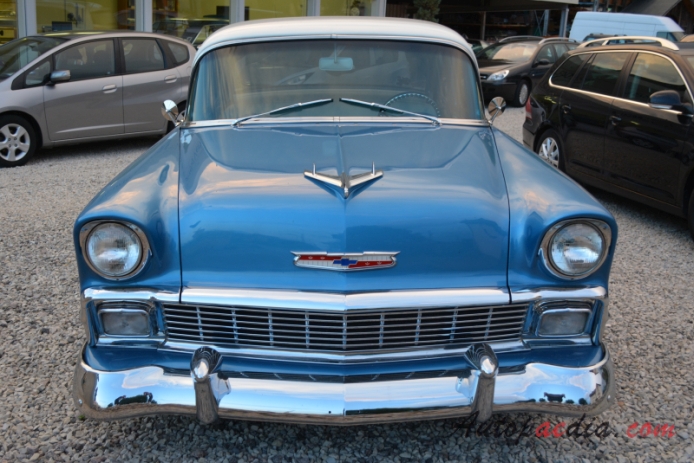 Chevrolet 210 (Two Ten) 2. generacja 1955-1957 (1956 sedan 4d), przód