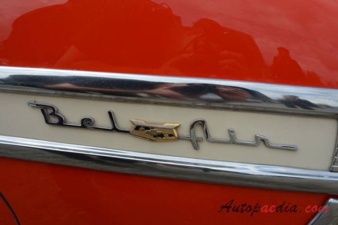 Chevrolet Bel Air 1. generacja 1950-1954 (1954 hardtop 2d), emblemat bok 