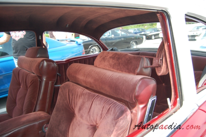 Chevrolet Bel Air 2nd generation 1955-1957 (1955 Coupé 2d), interior