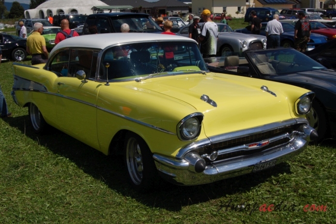 Chevrolet Bel Air 2. generacja 1955-1957 (1957 hardtop 2d), prawy przód