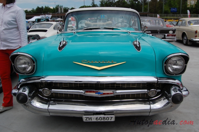 Chevrolet Bel Air 2nd generation 1955-1957 (1957 hardtop 2d), front view
