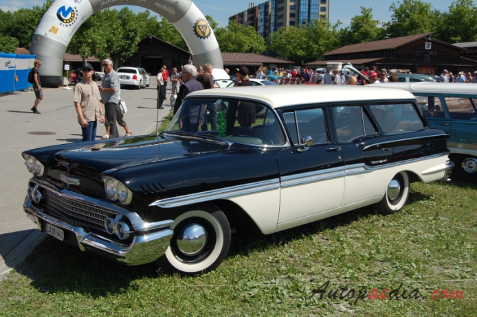 Chevrolet Brookwood 1st series 1958-1961 (1958 estate 4d), left front view