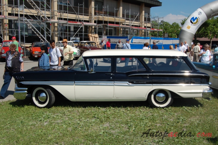 Chevrolet Brookwood 1st series 1958-1961 (1958 estate 4d), left side view