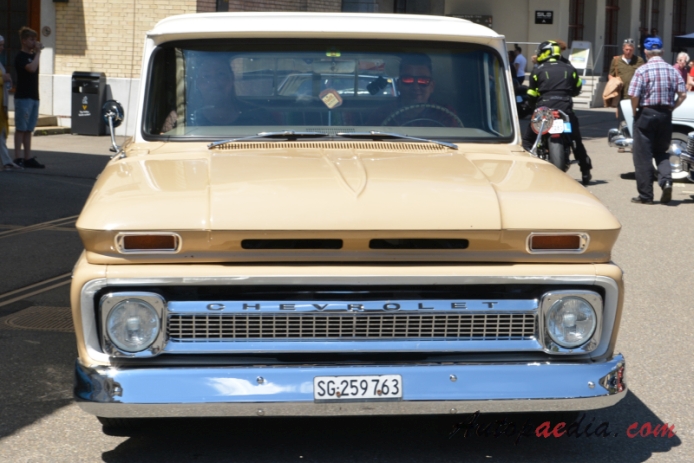 Chevrolet C/K 1. generacja 1960-1966 (1964-1966 Chevrolet C10 Fleetside long-bed pickup 2d), przód