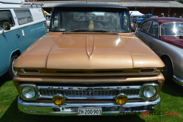 Chevrolet C/K 1. generacja 1960-1966 (1964-1966 Chevrolet C10 Fleetside pickup 2d), przód